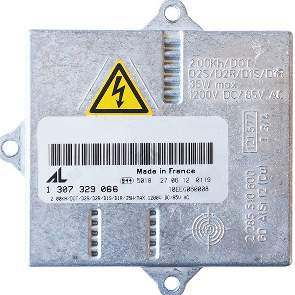AUD A3 S3 8P 2003-2005 XENON FAR BEYN 1307329066 4D0907476B
